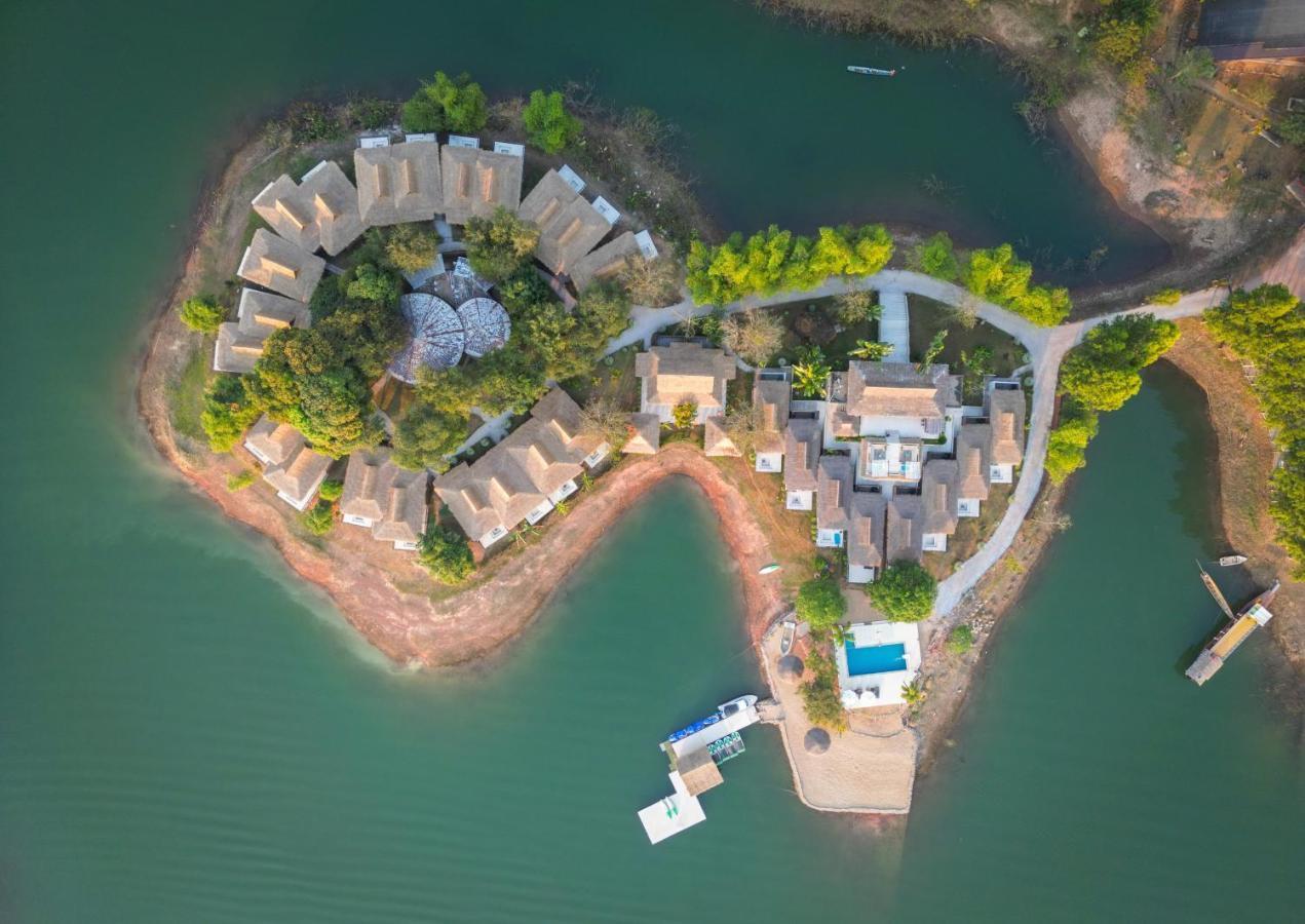 The Sanctuary Nam Ngum Beach Resort Vang Vieng Εξωτερικό φωτογραφία