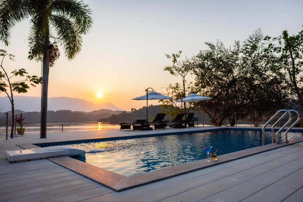 The Sanctuary Nam Ngum Beach Resort Vang Vieng Εξωτερικό φωτογραφία
