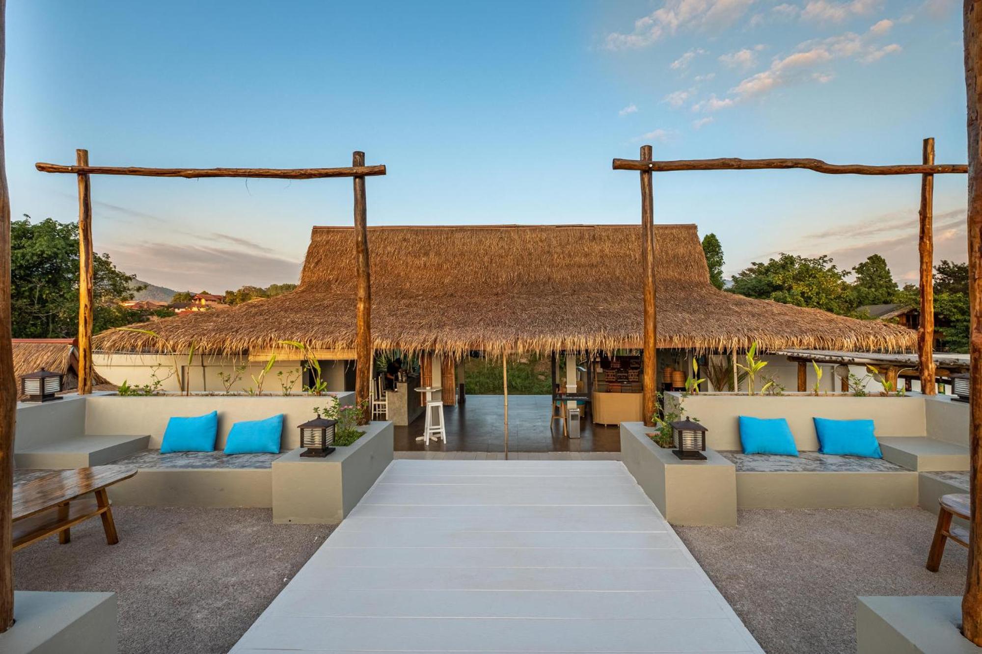 The Sanctuary Nam Ngum Beach Resort Vang Vieng Εξωτερικό φωτογραφία