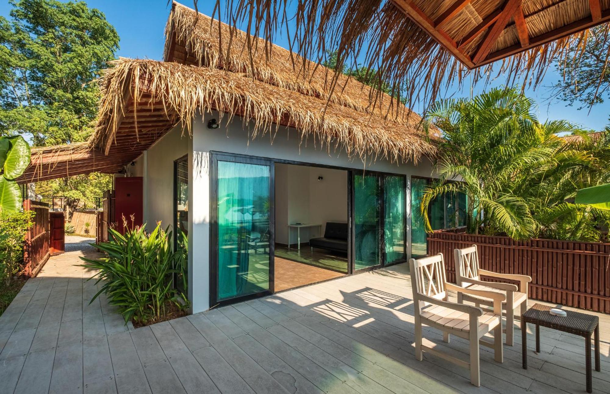 The Sanctuary Nam Ngum Beach Resort Vang Vieng Εξωτερικό φωτογραφία