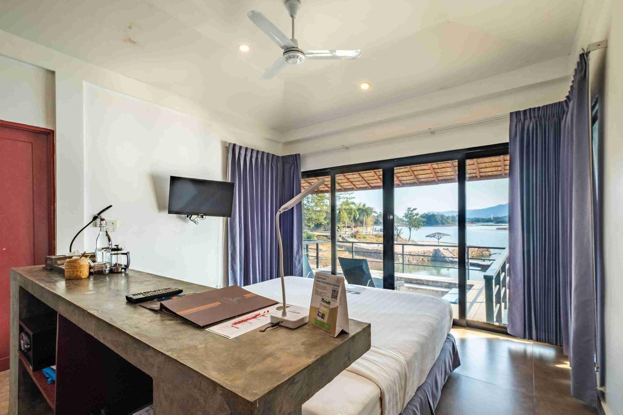The Sanctuary Nam Ngum Beach Resort Vang Vieng Εξωτερικό φωτογραφία