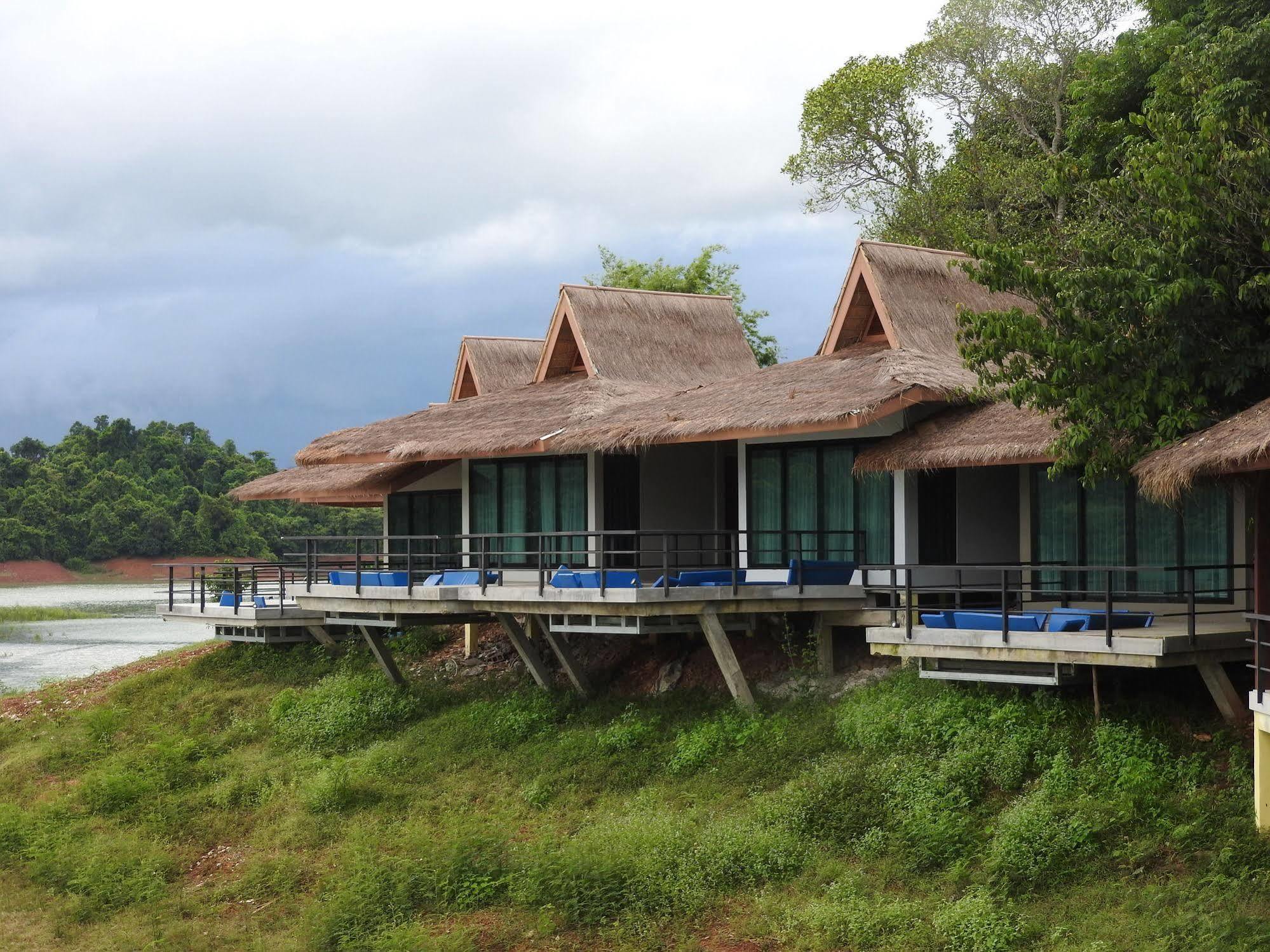 The Sanctuary Nam Ngum Beach Resort Vang Vieng Εξωτερικό φωτογραφία